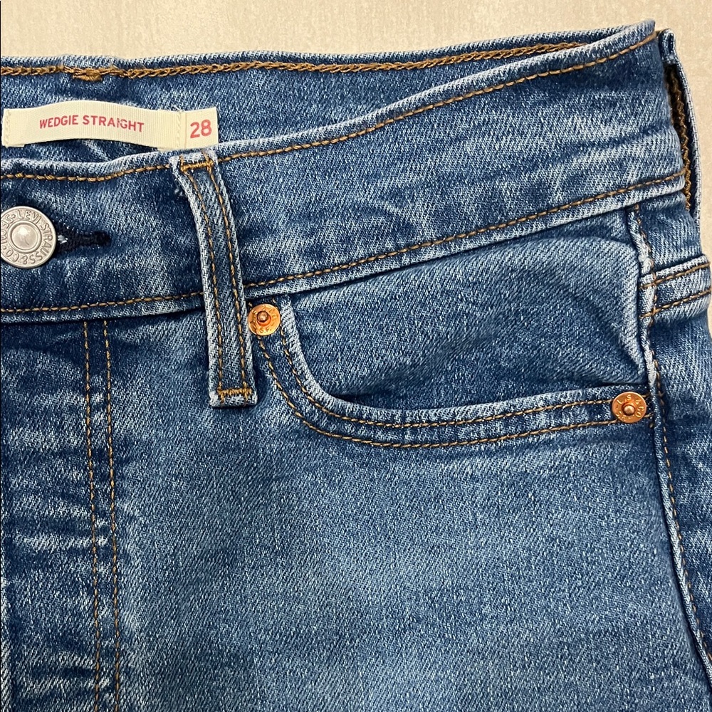 Viral Levi’s wedgie straight Jeans Sz 28 - Picture 4 of 6